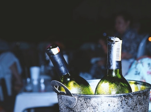 С чем пьют белое сухое вино | Блог Винного дома Мильстрим