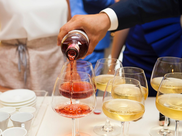 Как дегустировать вино: инструкция для новичков | Мильстрим